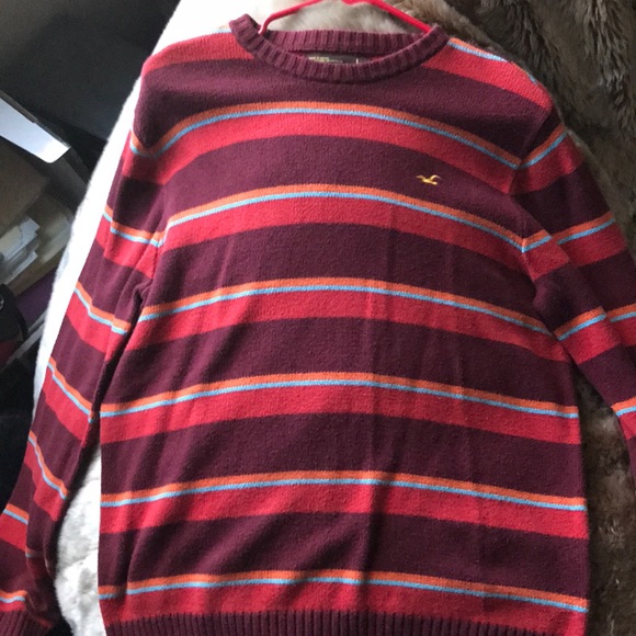 Hollister Knit Sweater. Lightweight Warm - Picture 1 of 3
